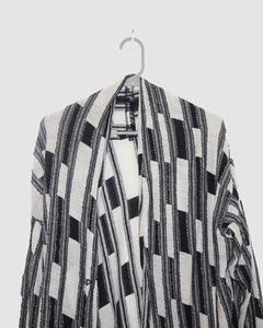 Printed V-Neck Top Size: M