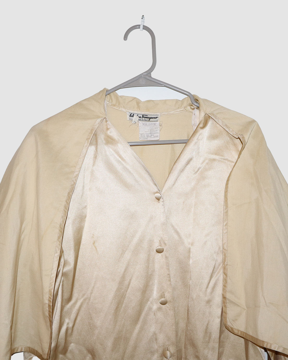 V-Neck Long Sleeve Button-Up Top Size: L